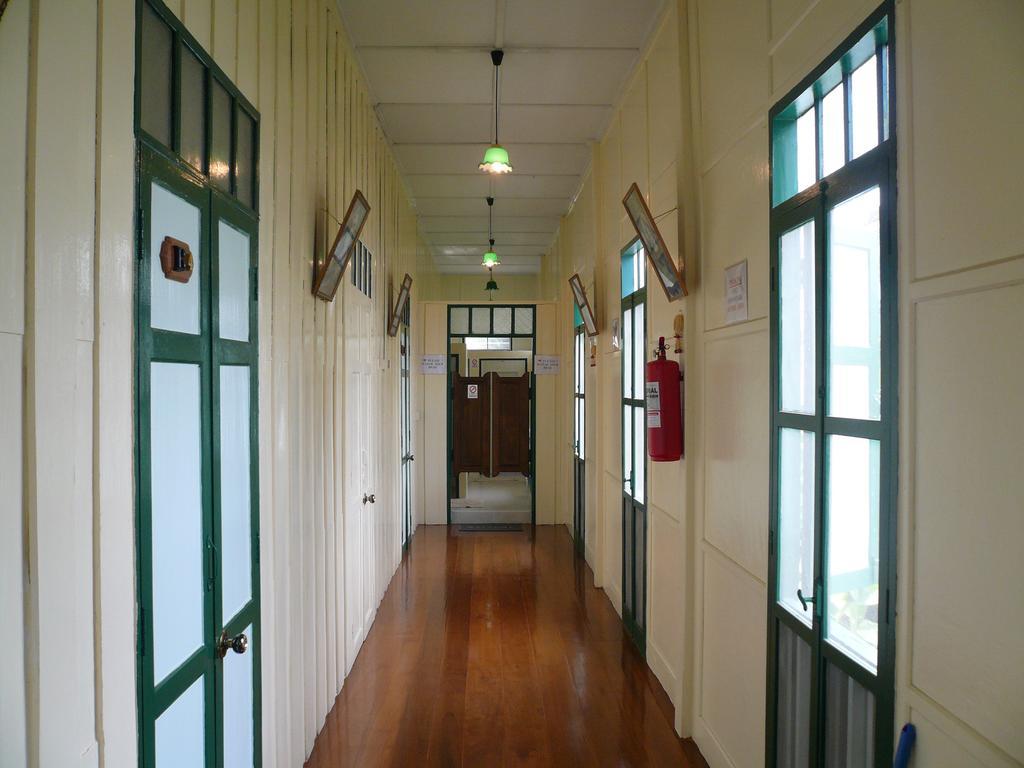 Samsen Sam Place Bangkok Exterior foto